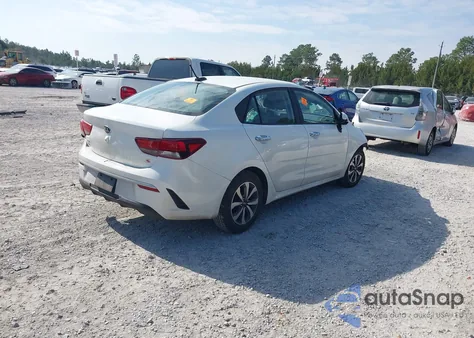 2021 Kia Rio S z USA, uszkodzony, nr VIN 3KPA24AD6ME415957